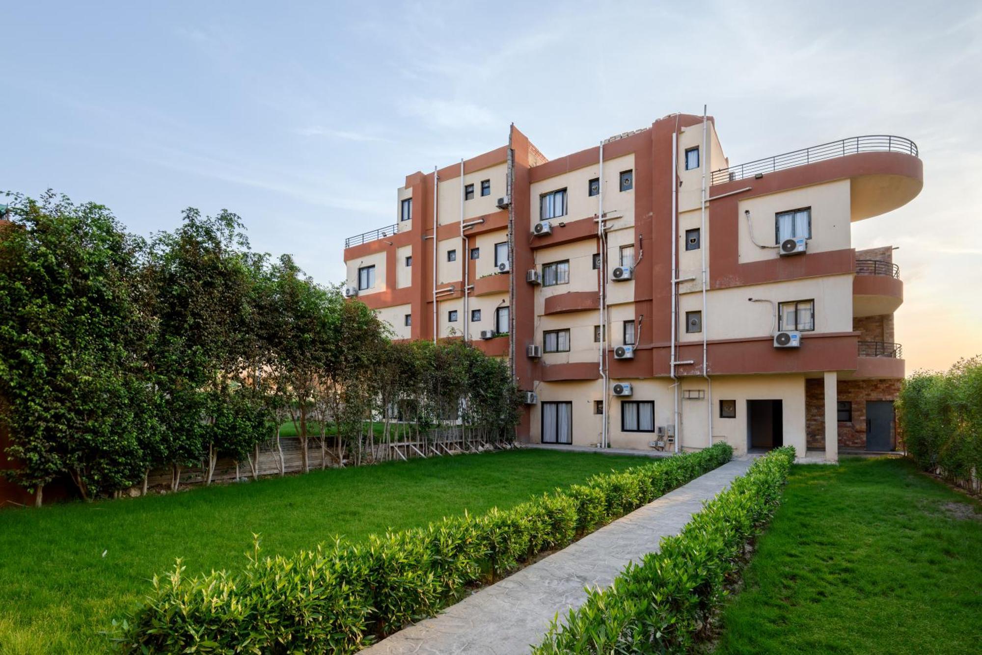 Travelholic Residence Golden Gates 开罗 外观 照片